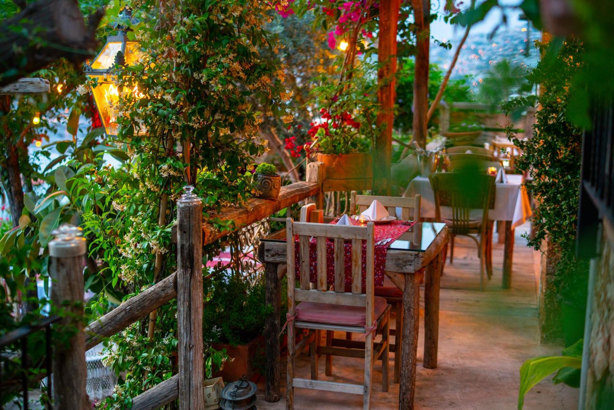 Fidanka Hotel Kalkan Exteriör bild